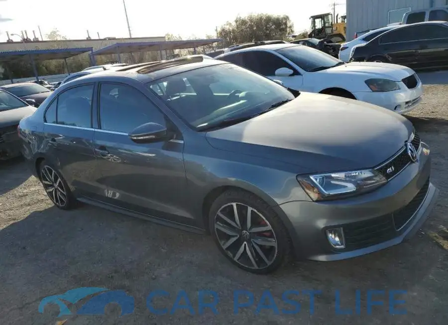 3VW4S7AJ9EM213493# 4