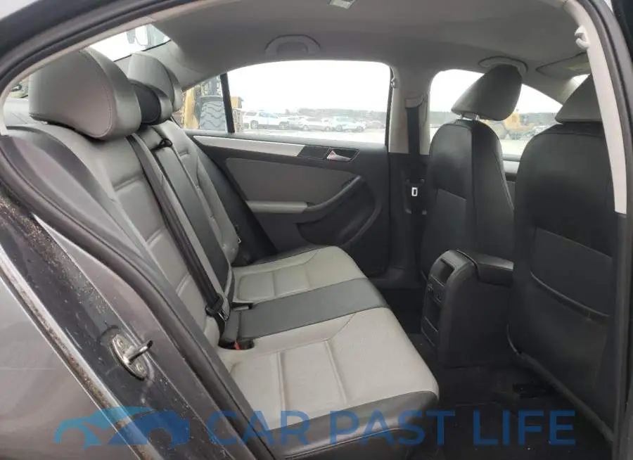 3VW637AJ2DM306781# 10