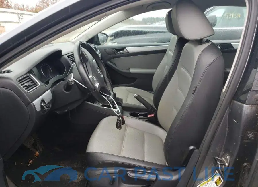 3VW637AJ2DM306781# 7