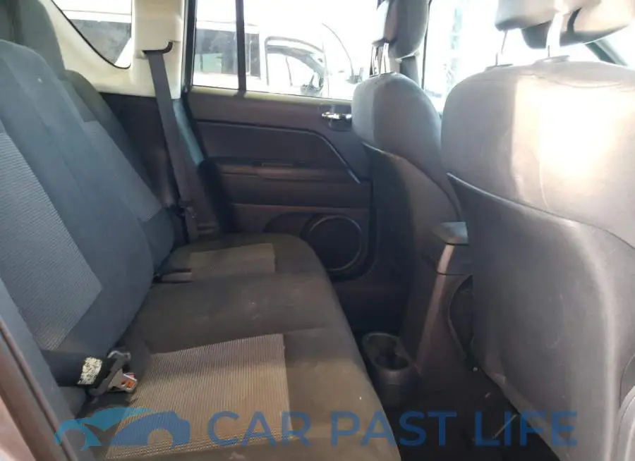 1C4NJCEB9DD100319# 11