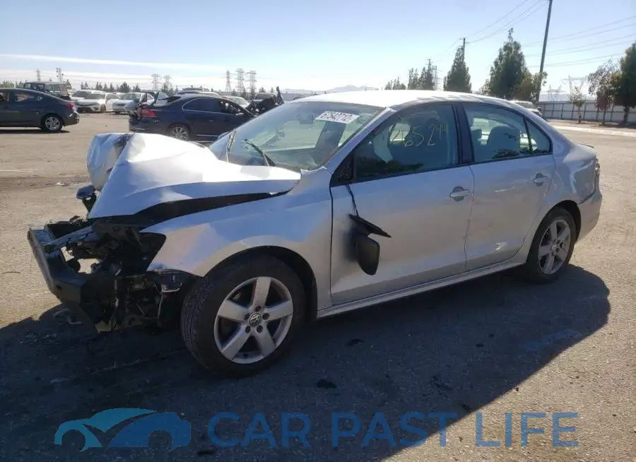 3VW1K7AJ9DM412612# 1