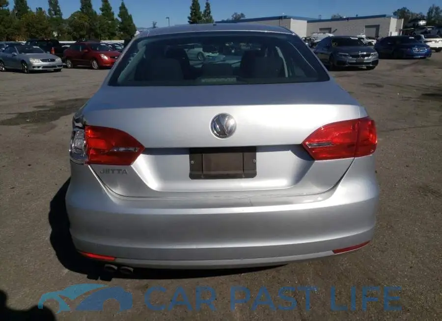 3VW1K7AJ9DM412612# 6