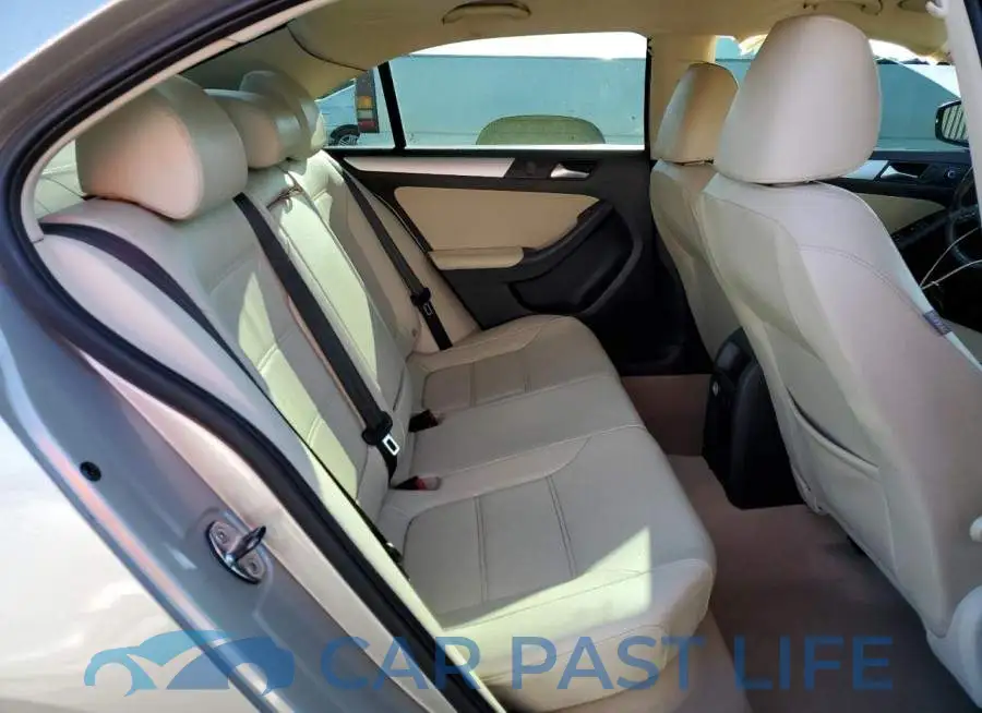 3VWDX7AJ4DM206581# 10