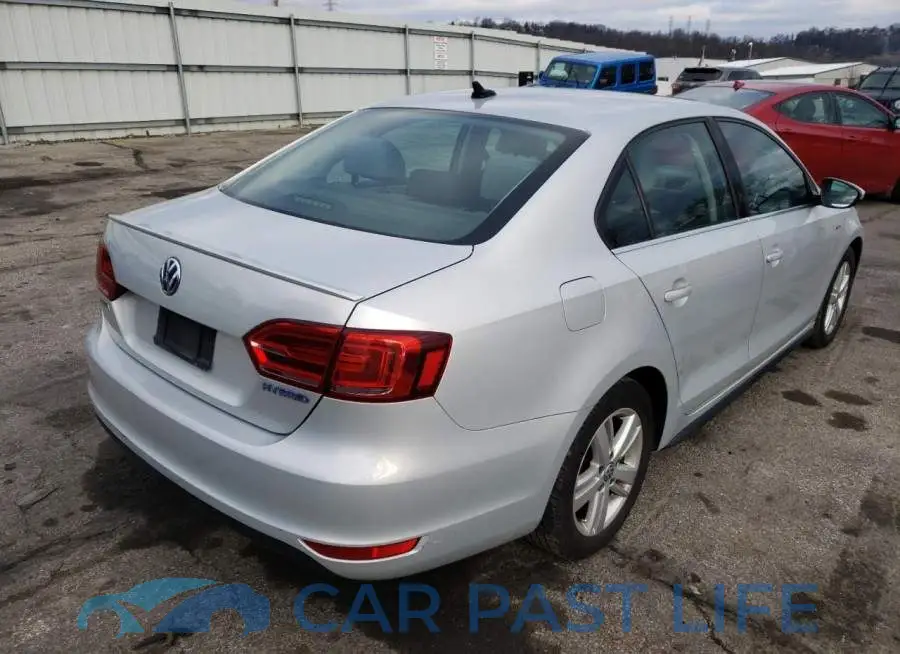 3VW637AJ4DM225930# 3