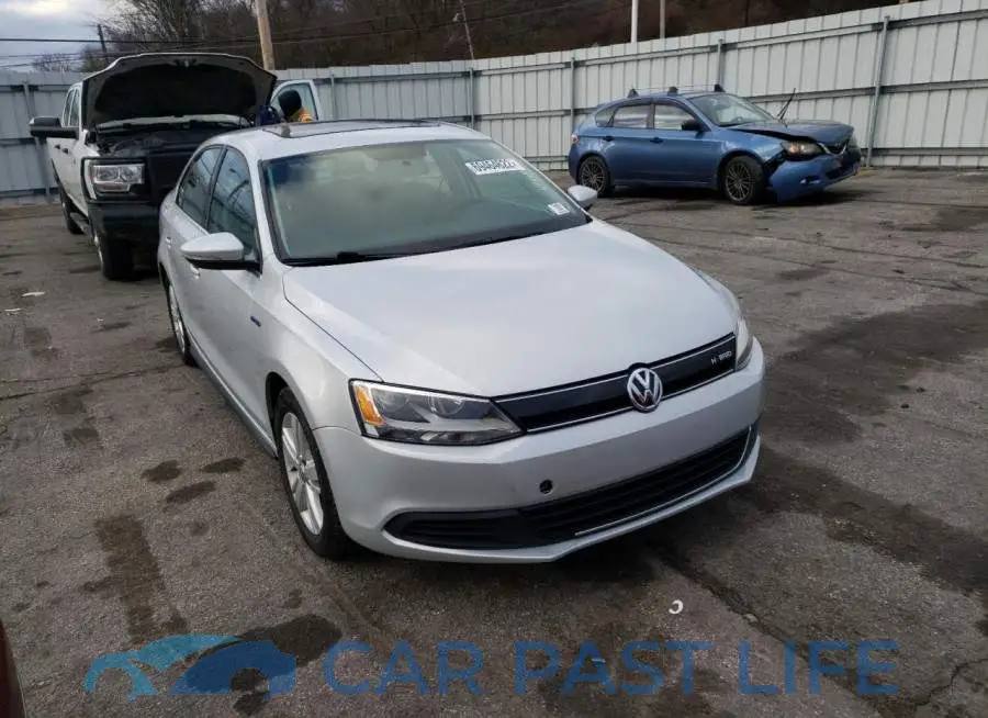 3VW637AJ4DM225930# 4
