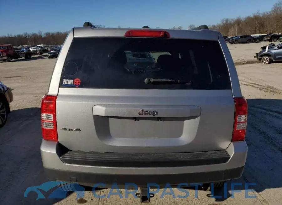 1C4NJRBB2HD114639# 6