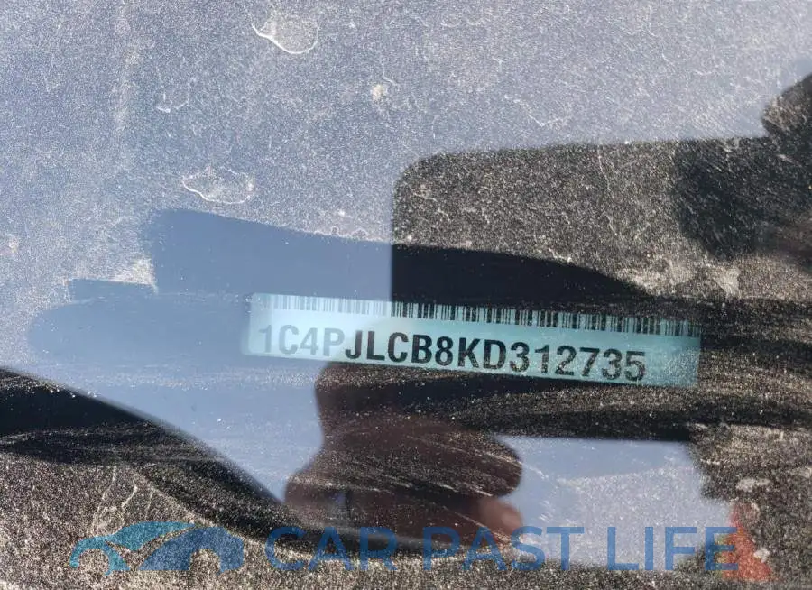 1C4PJLCB8KD312735# 14