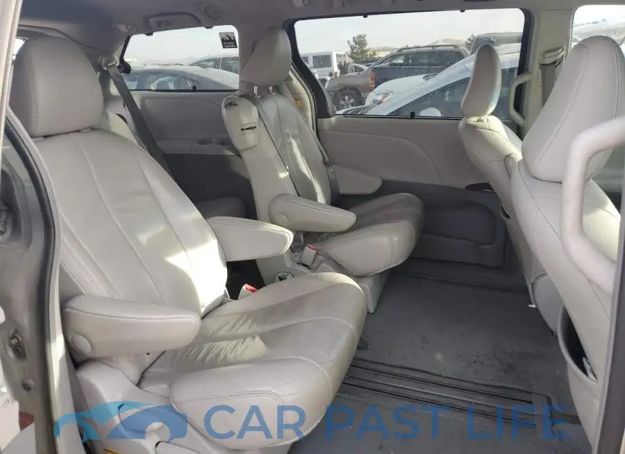 5TDYK3DC6DS330358# 11
