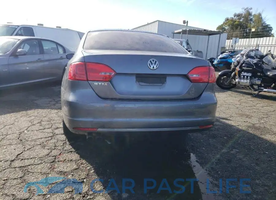 3VW2K7AJ8DM236415# 6