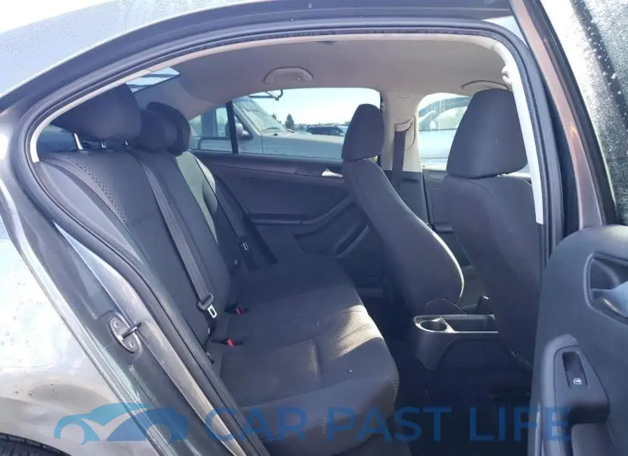 3VW2K7AJ8DM236415# 10