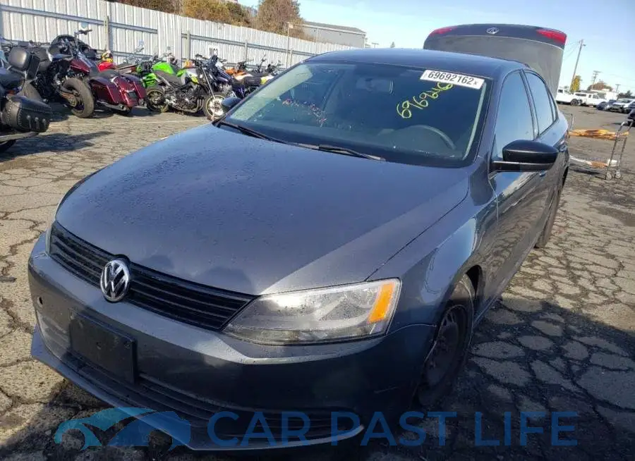 3VW2K7AJ8DM236415# 1