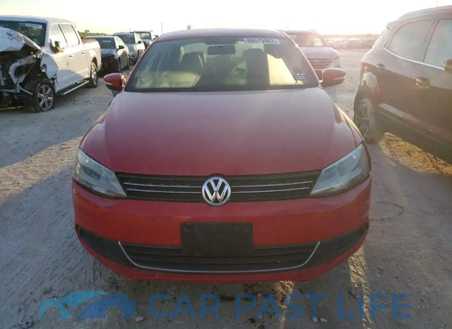 3VWDX7AJ4DM294838# 5