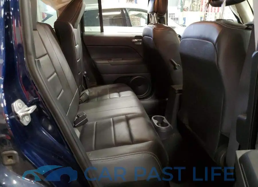 1C4NJRFB2FD217079# 6