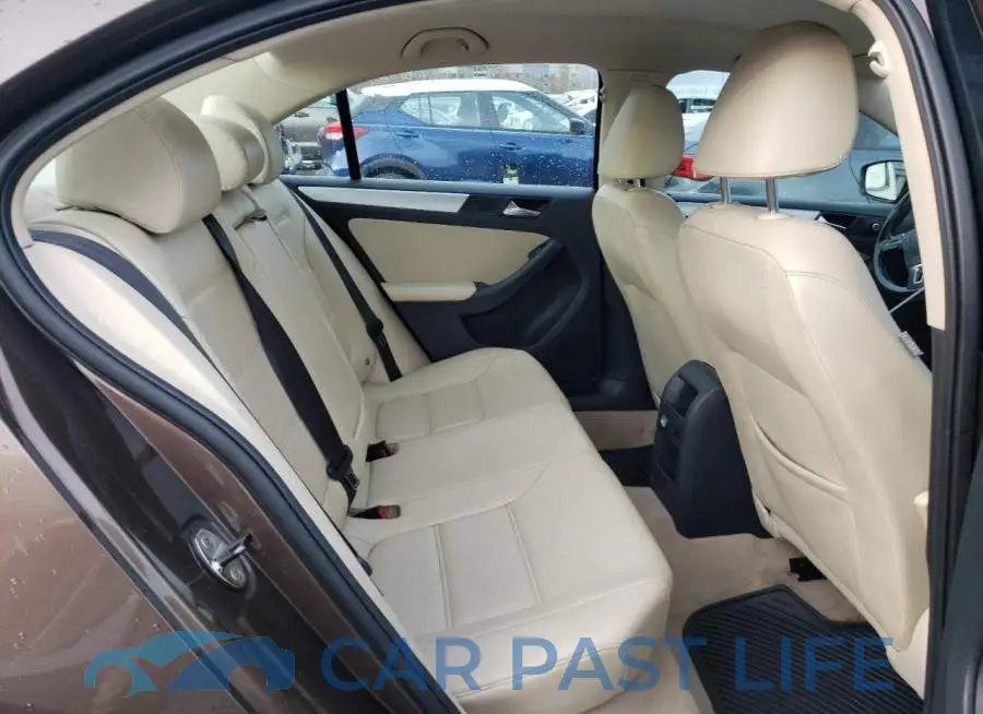3VWDX7AJ2DM351330# 10