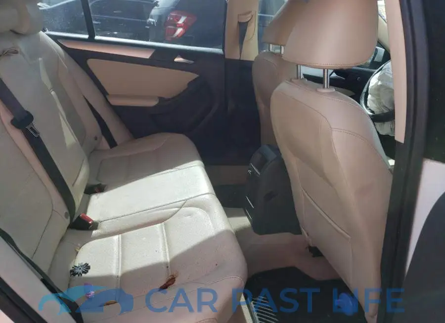 3VWDX7AJ7DM405639# 6