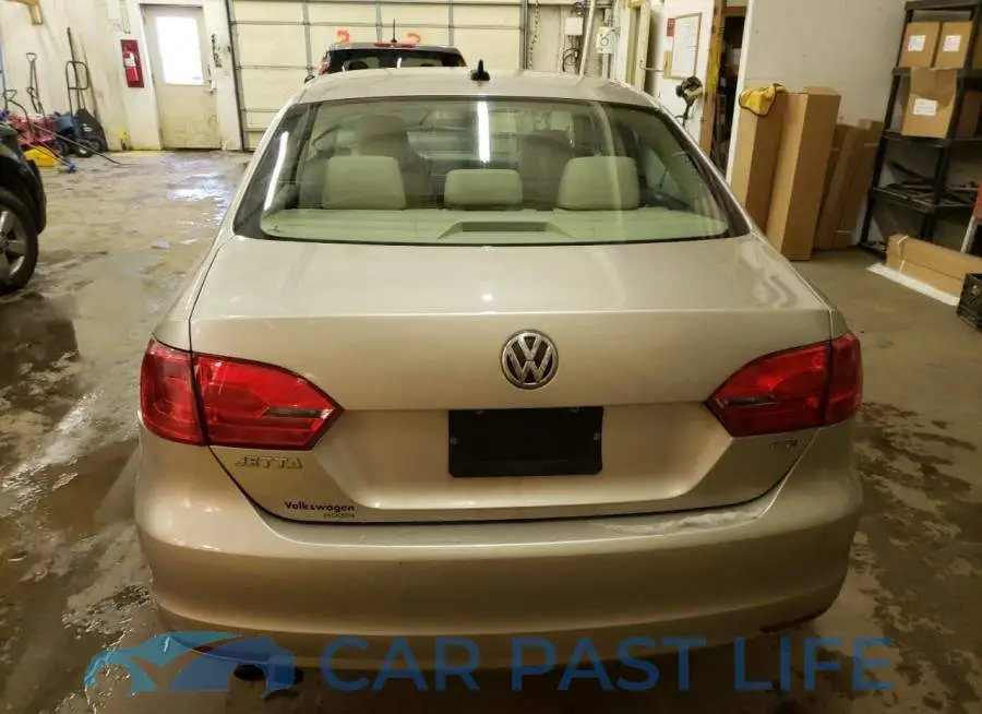 3VWLL7AJ7DM207845# 6