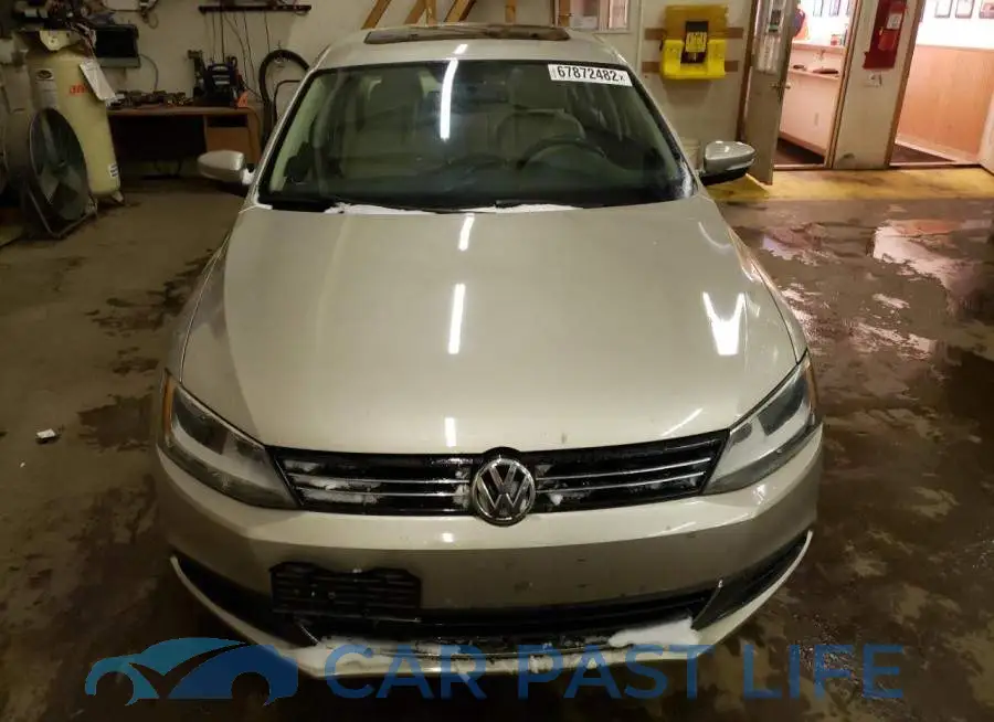 3VWLL7AJ7DM207845# 5