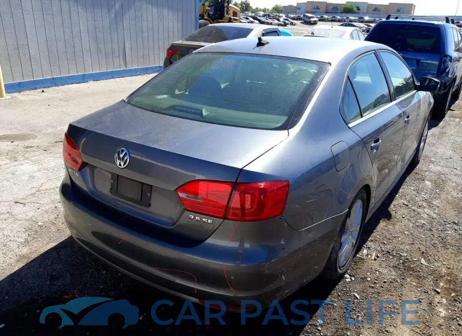 3VWDP7AJ1DM379507# 4