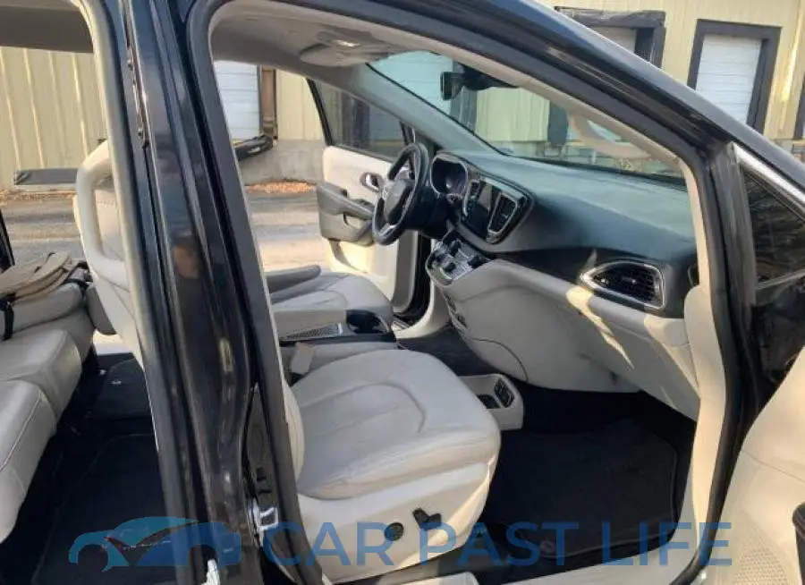 2C4RC1EG2JR127642# 5