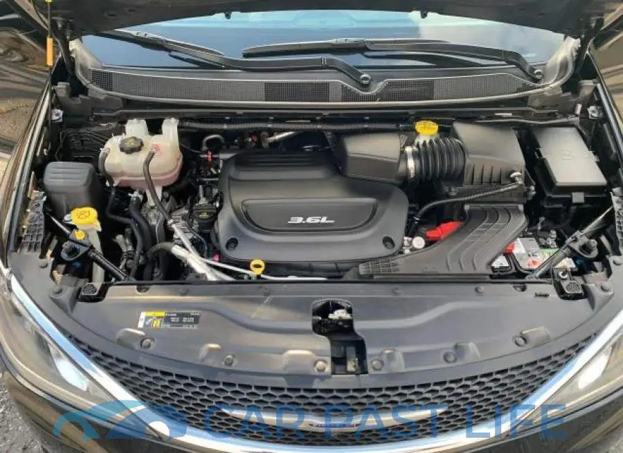 2C4RC1EG2JR127642# 7