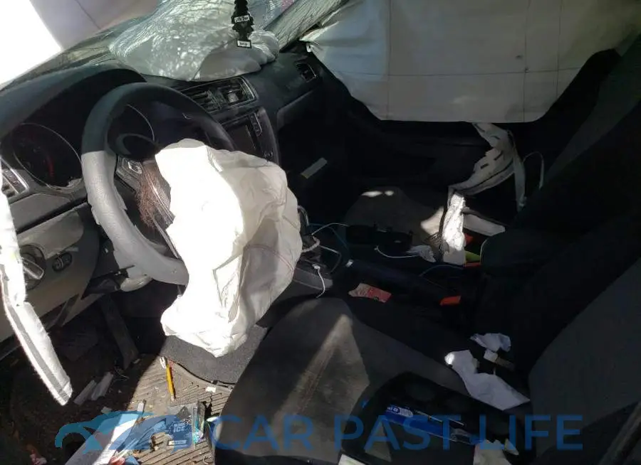 3VW2B7AJ7JM205281# 7