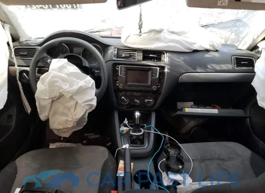 3VW2B7AJ7JM205281# 8
