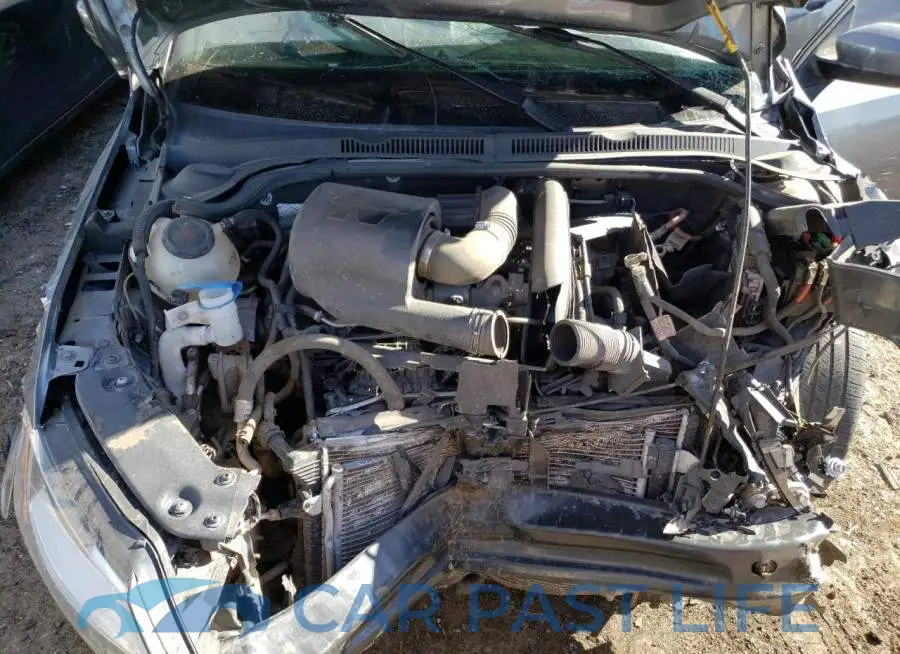 3VW2B7AJ7JM205281# 11