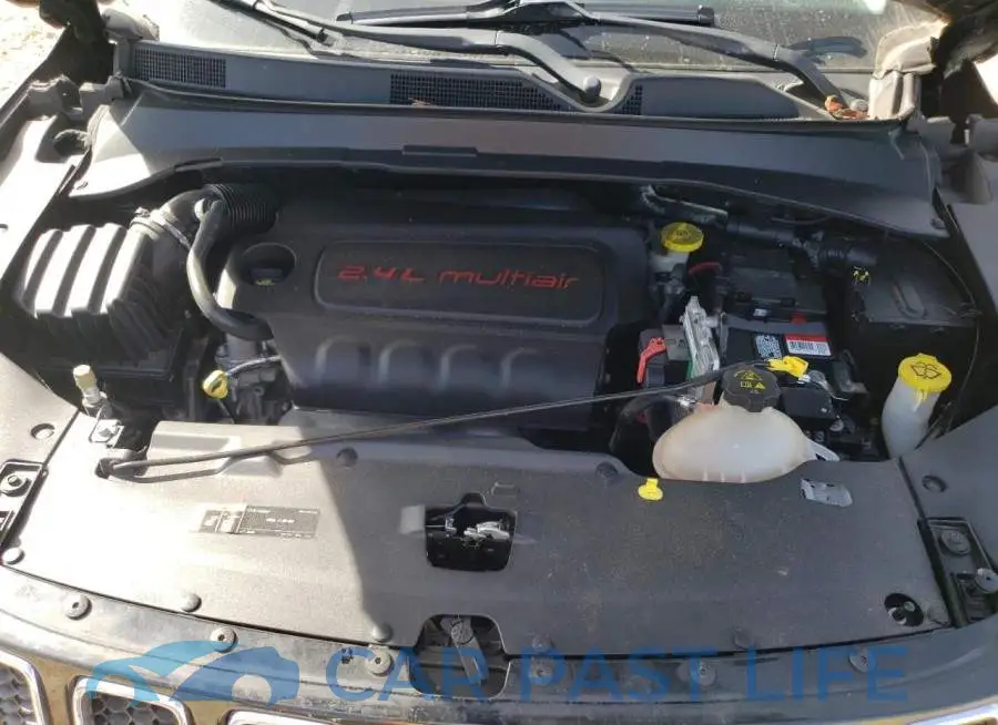 3C4NJCCB6JT318940# 7