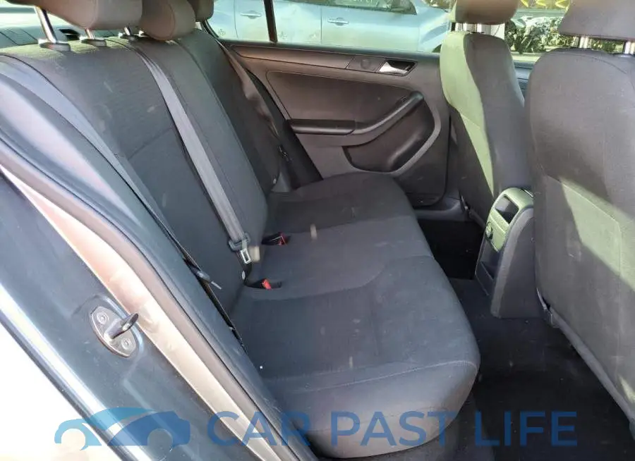 3VW2K7AJXFM210580# 6