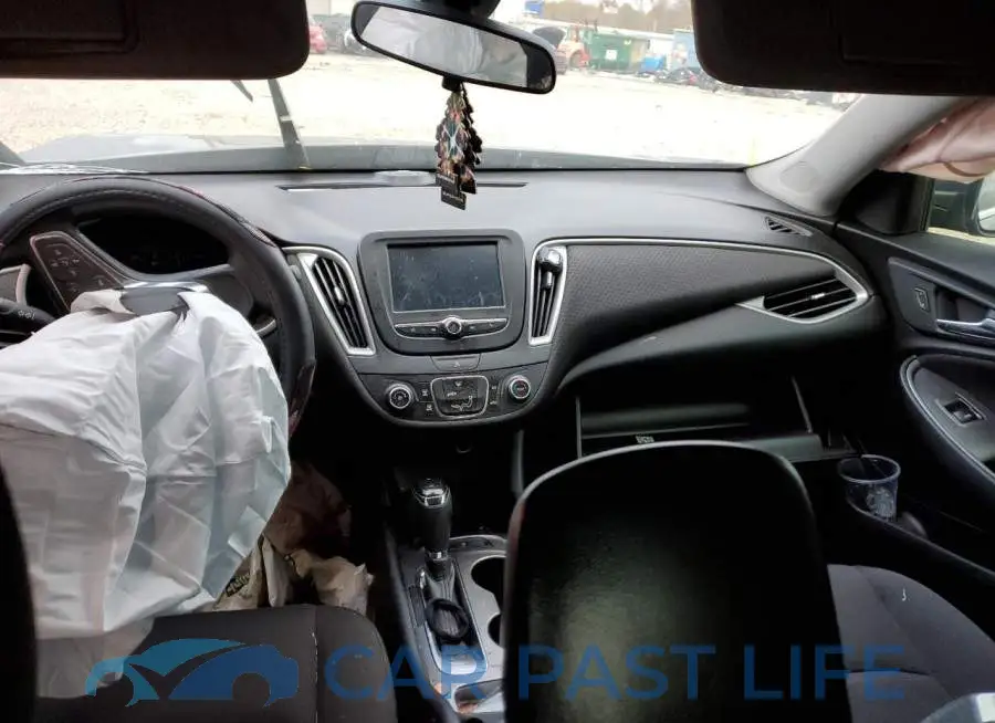1G1ZB5ST6JF135271# 8
