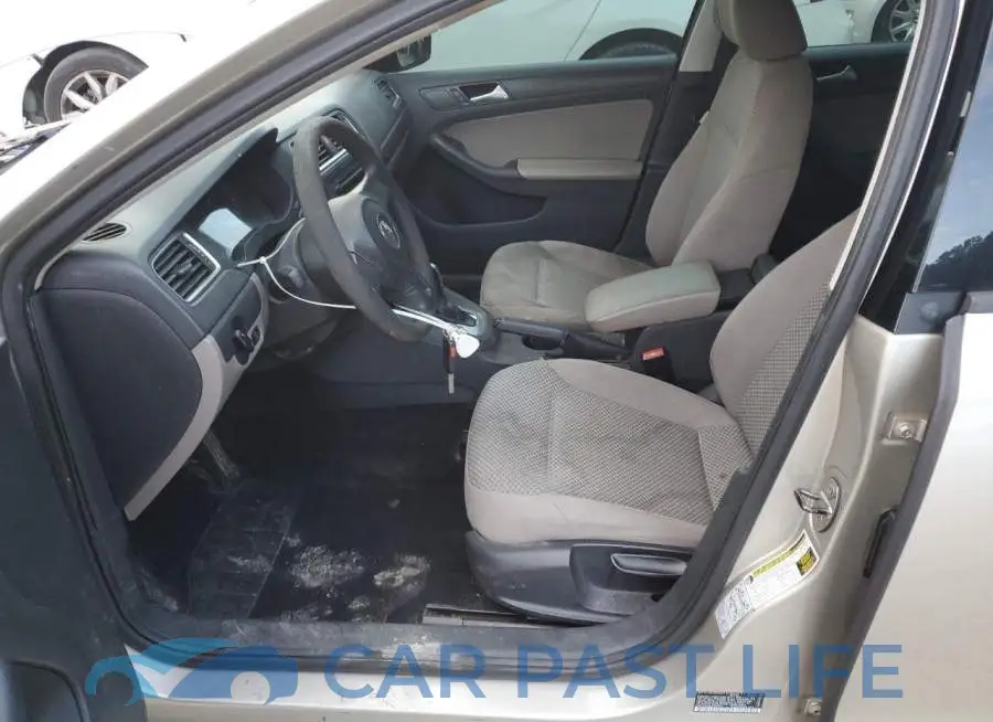 3VW2K7AJ2EM224908# 7
