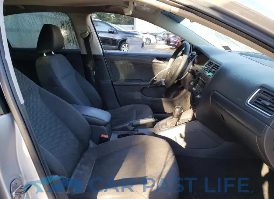 3VW2K7AJ9EM295068# 5