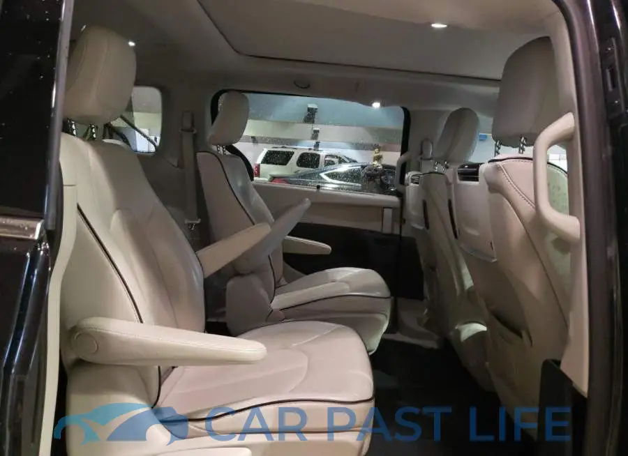 2C4RC1N7XJR157634# 11
