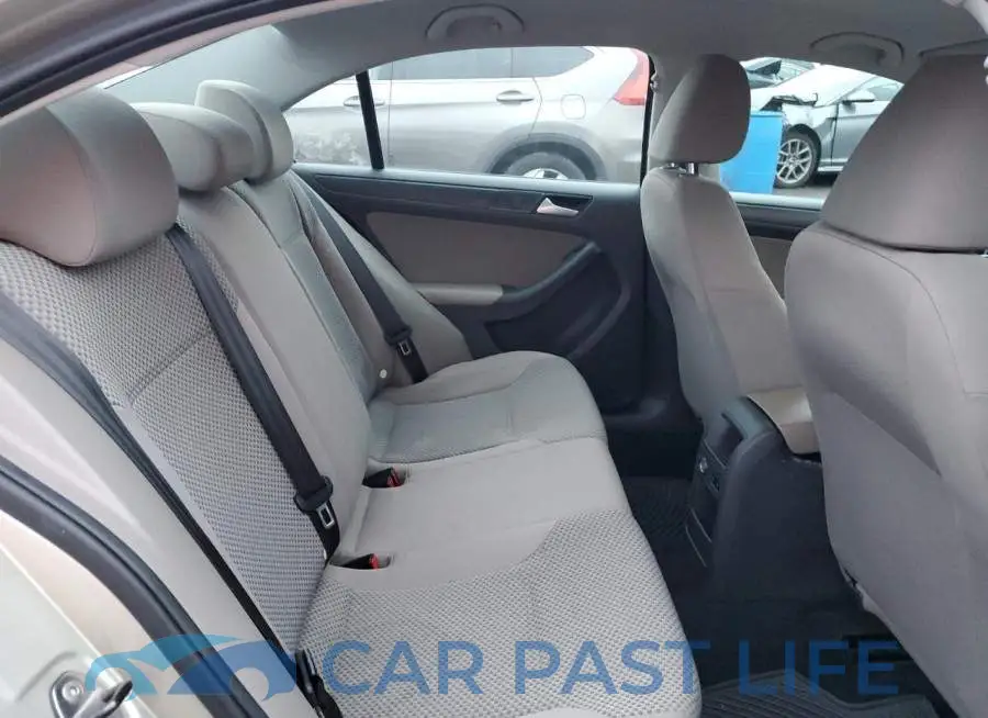 3VW2K7AJ3EM247971# 10