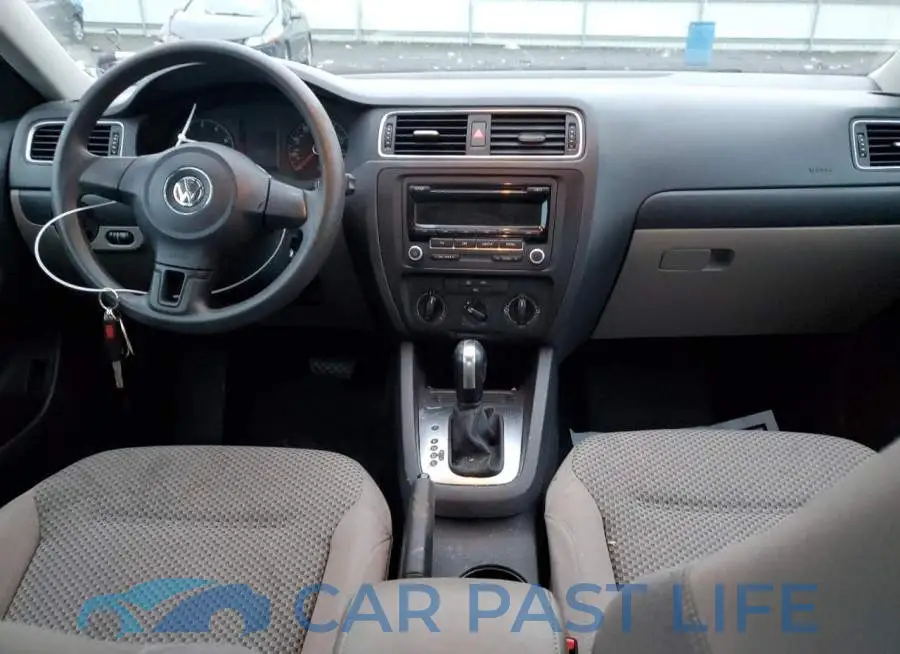 3VW2K7AJ3EM247971# 8