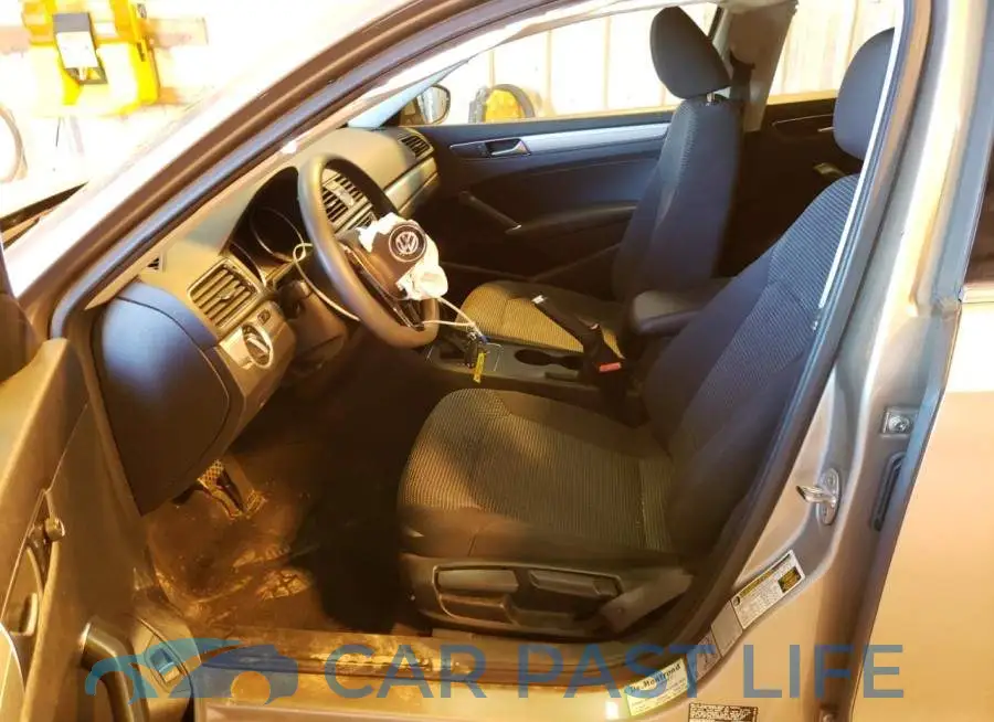 1VWAS7A39GC026456# 7