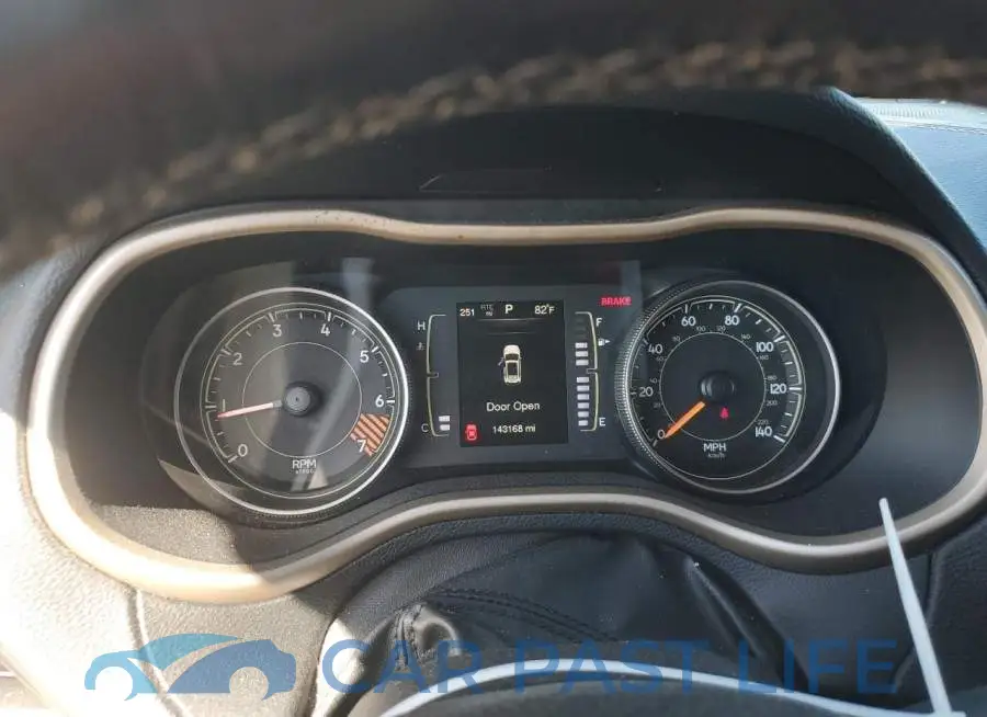 1C4PJLCB6FW722332# 9