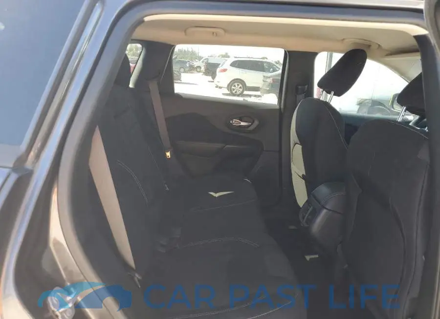 1C4PJLCB6FW722332# 11