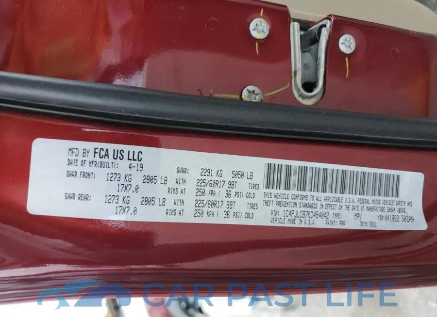 1C4PJLCB7KD454042# 10