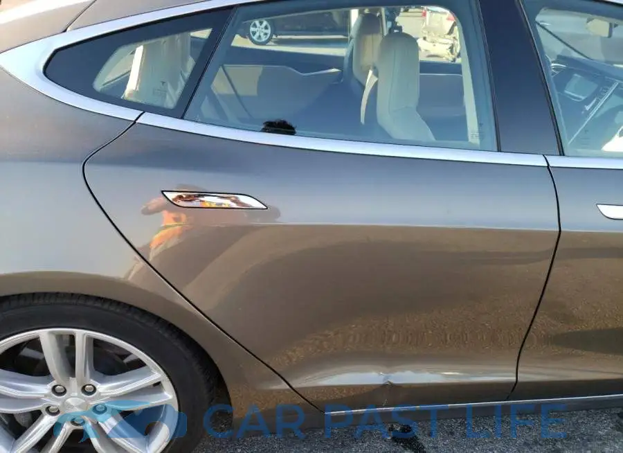 5YJSA1E25GF129384# 10