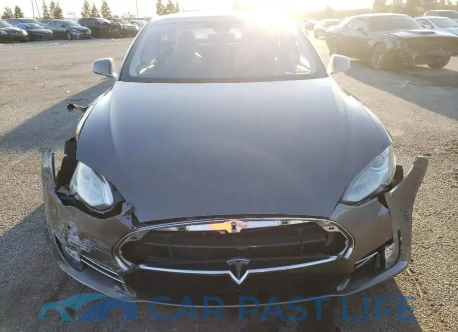 5YJSA1E25GF129384# 11