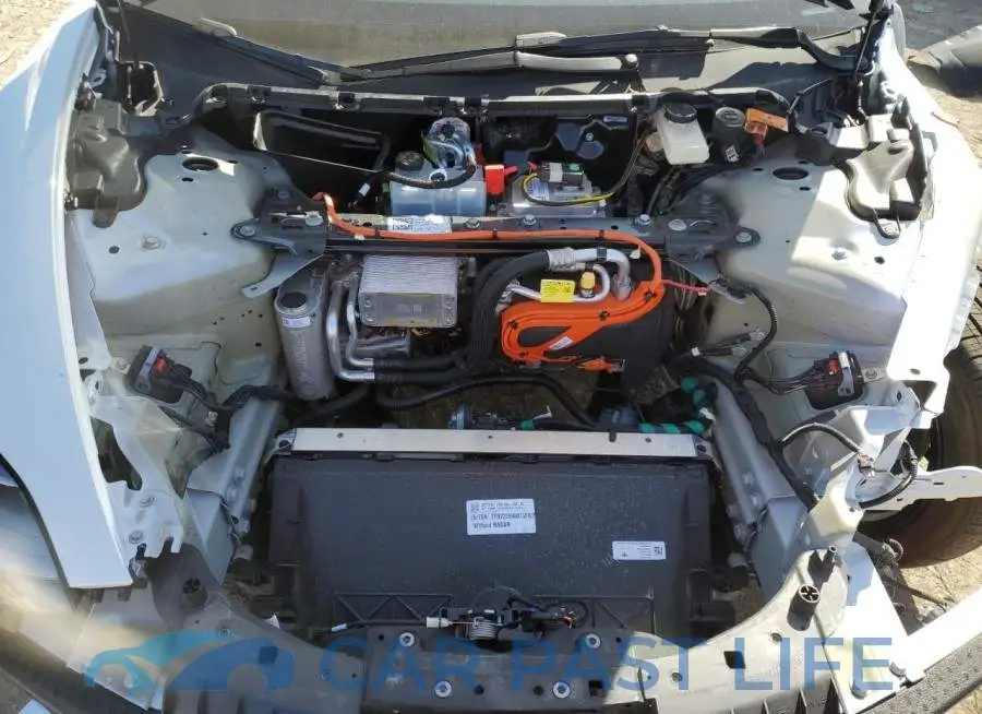 5YJ3E1EA3NF371037# 11