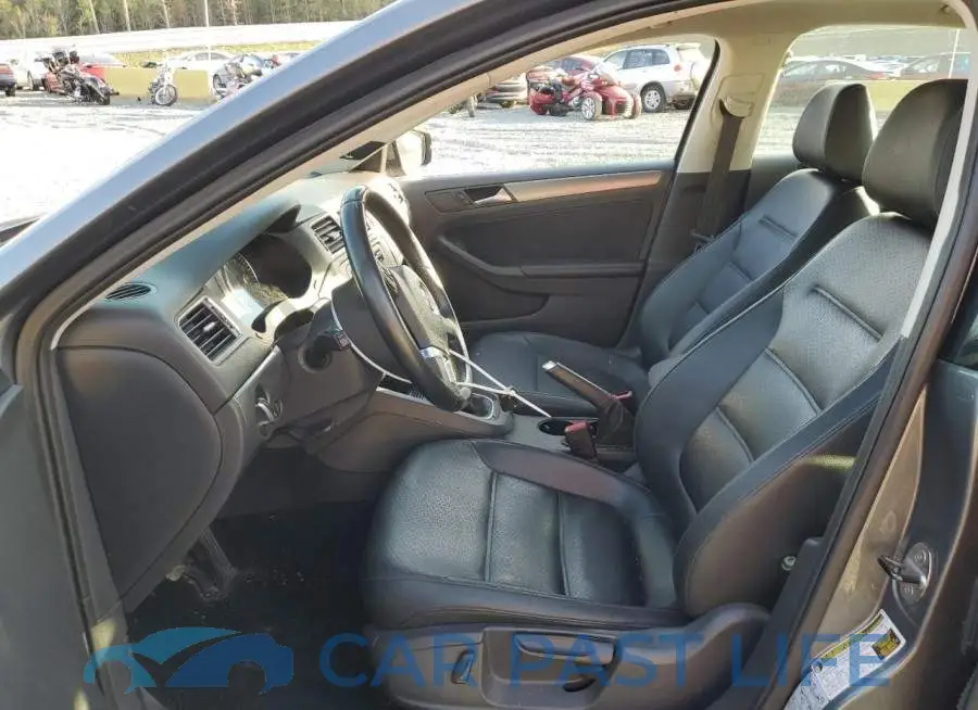 3VW3L7AJ0EM441617# 7
