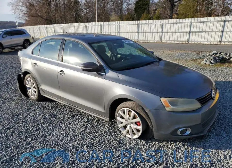 3VW3L7AJ0EM441617# 4
