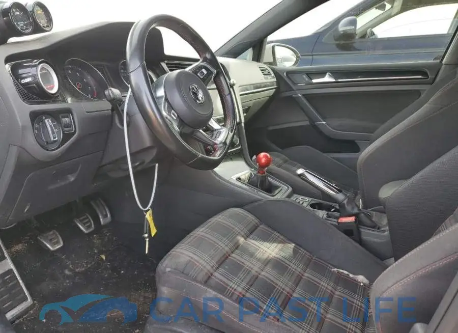 3VW5T7AU8HM017738# 7