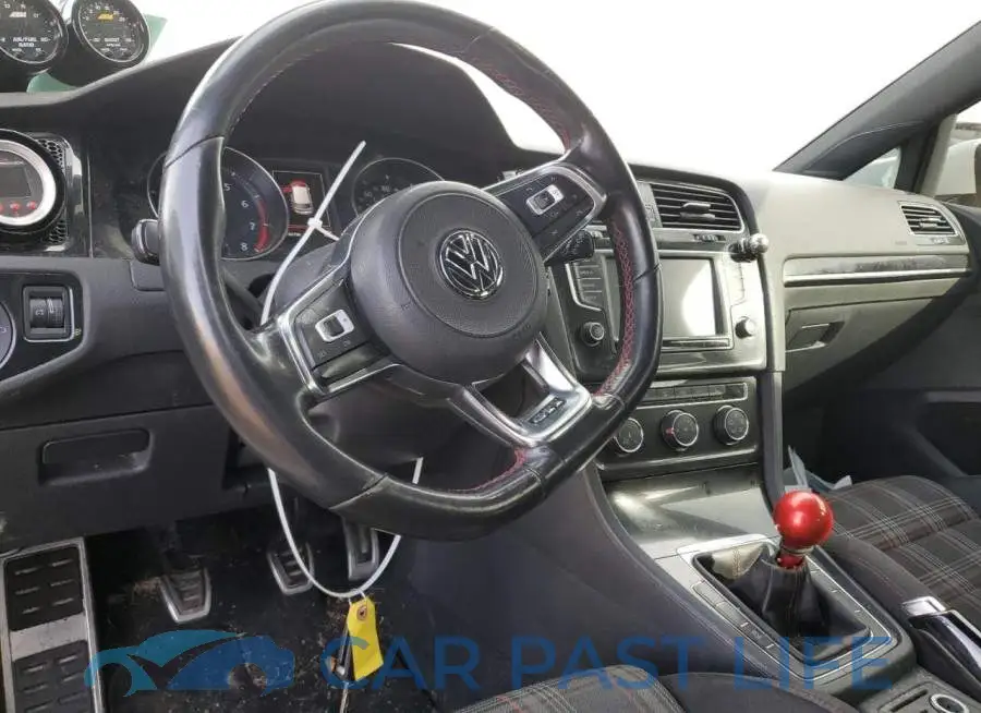 3VW5T7AU8HM017738# 8
