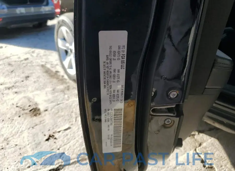 2C3CDXGJ6KH717885# 12