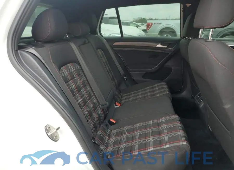 3VW5T7AU7LM013916# 10