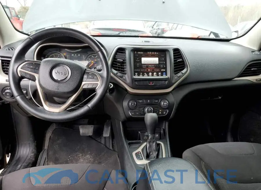 1C4PJLCB1FW518411# 8