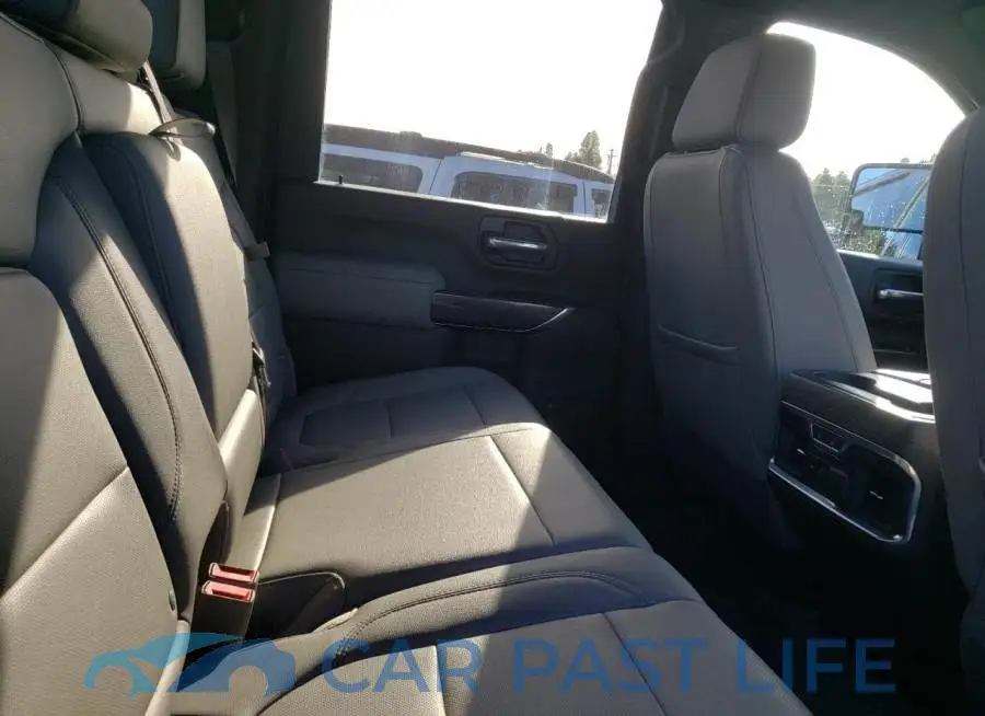 1GC4YPE7XLF182400# 10